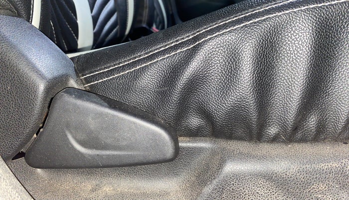 2020 Renault Kwid RXL 1.0, Petrol, Manual, 28,279 km, Driver Side Adjustment Panel