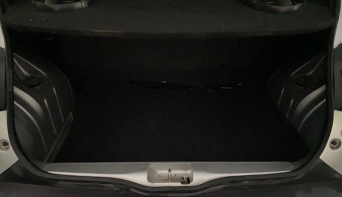 2020 Renault Kwid RXL 1.0, Petrol, Manual, 28,279 km, Boot Inside