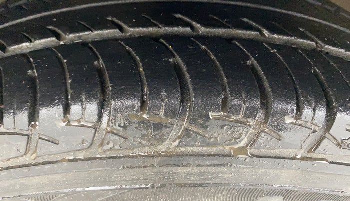 2015 Maruti Celerio VXI, Petrol, Manual, 1,03,178 km, Left Front Tyre Tread