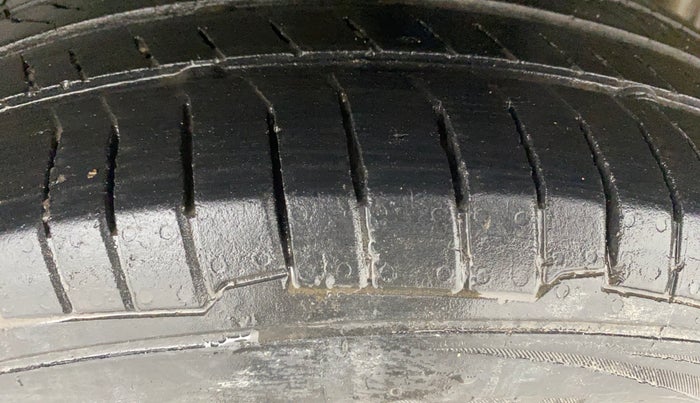 2015 Maruti Celerio VXI, Petrol, Manual, 1,03,178 km, Left Rear Tyre Tread