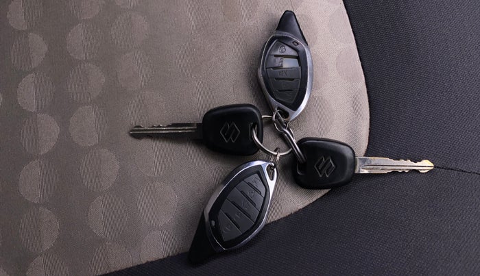 2015 Maruti Celerio VXI, Petrol, Manual, 1,03,178 km, Key Close Up