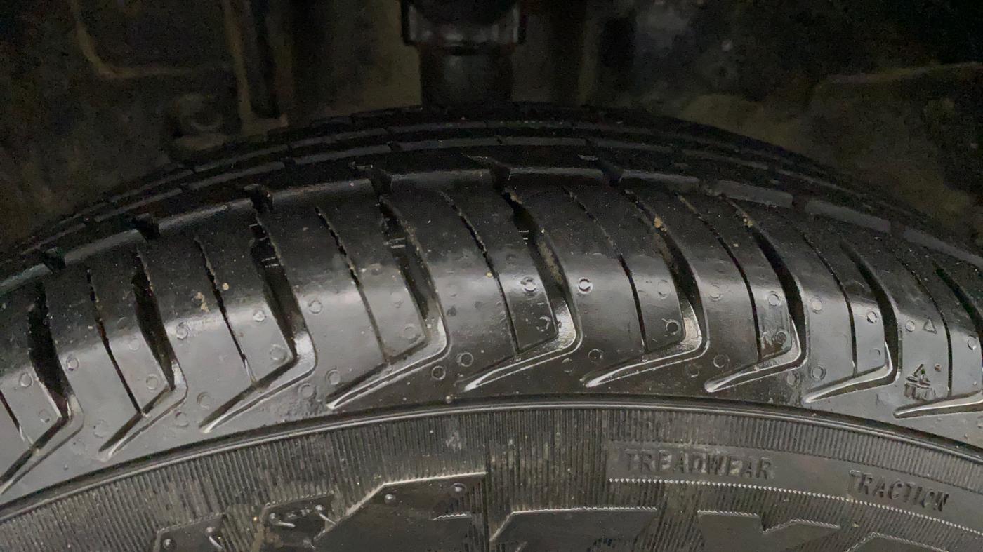 2018 Renault Kwid CLIMBER 1.0 AMT, Petrol, Automatic, 55,774 km, Left Front Tyre Tread