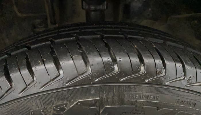 2018 Renault Kwid CLIMBER 1.0 AMT, Petrol, Automatic, 55,774 km, Left Front Tyre Tread