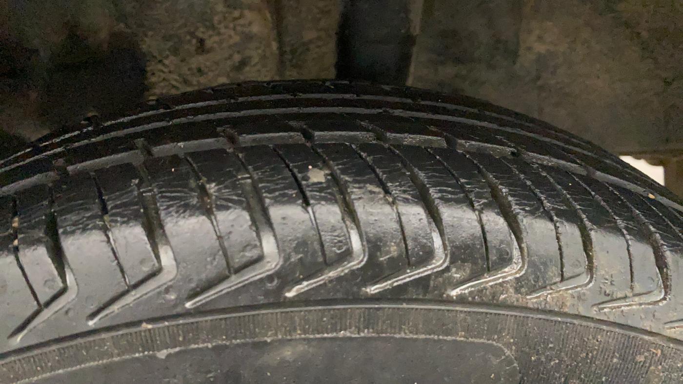 2018 Renault Kwid CLIMBER 1.0 AMT, Petrol, Automatic, 55,774 km, Left Rear Tyre Tread