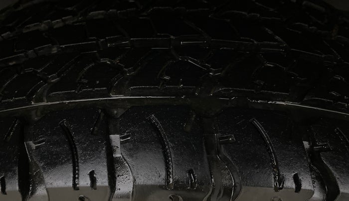 2022 Mahindra Thar LX  P 4WD AT CONVERTIBLE, Petrol, Automatic, 13,322 km, Left Rear Tyre Tread