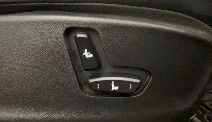 2019 MG HECTOR SHARP 1.5 DCT PETROL, Petrol, Automatic, 85,988 km, Driver Side Adjustment Panel