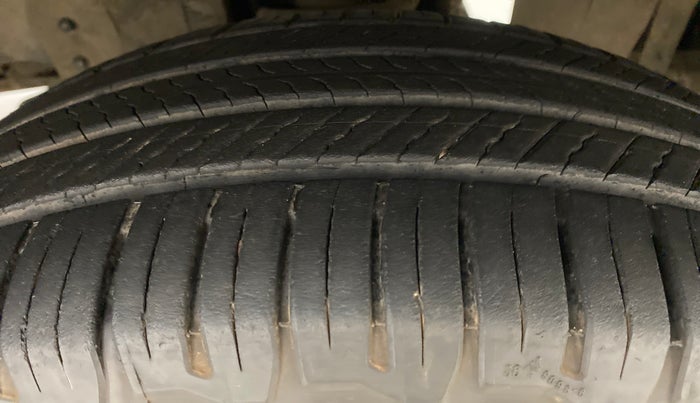 2014 Mahindra Scorpio S10, Diesel, Manual, 52,627 km, Right Front Tyre Tread