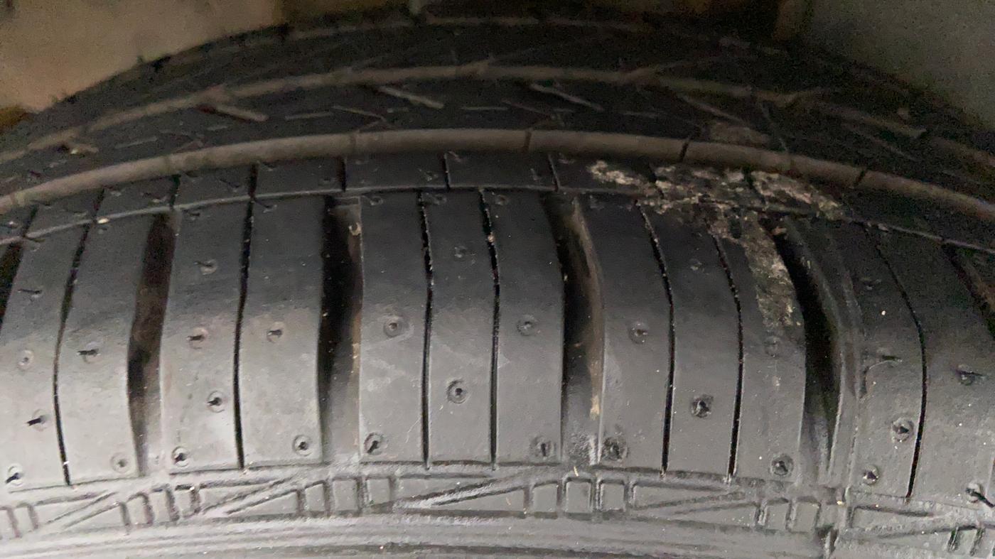 2016 Tata Tiago XT 1.2 REVOTRON, Petrol, Manual, 1,26,689 km, Right Rear Tyre Tread