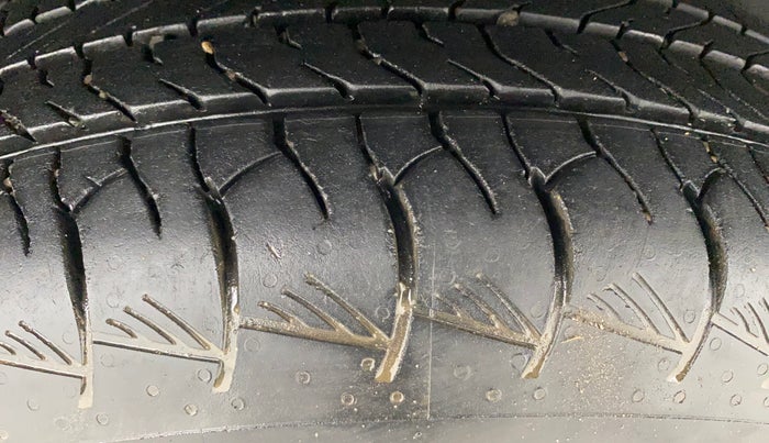 2023 Maruti Grand Vitara DELTA SMART HYBRID, Petrol, Manual, 39,351 km, Right Rear Tyre Tread