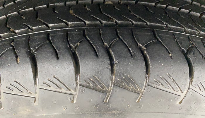 2023 Maruti Grand Vitara DELTA SMART HYBRID, Petrol, Manual, 39,351 km, Left Rear Tyre Tread