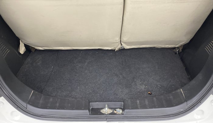 2015 Maruti Wagon R 1.0 VXI, Petrol, Manual, 46,090 km, Boot Inside