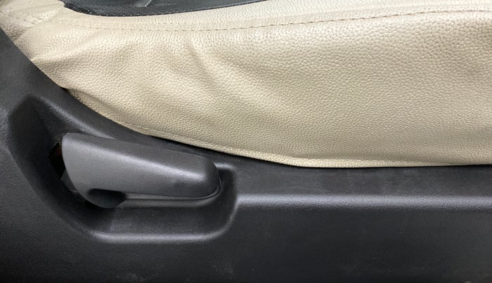 2015 Maruti Wagon R 1.0 VXI, Petrol, Manual, 46,090 km, Driver Side Adjustment Panel
