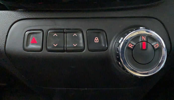 2017 Renault Kwid RXT 1.0 EASY-R  AT, Petrol, Automatic, 66,802 km, Gear Lever
