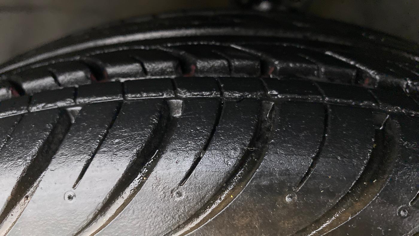 2010 Hyundai Santro Xing GLS, Petrol, Manual, 39,291 km, Left Front Tyre Tread