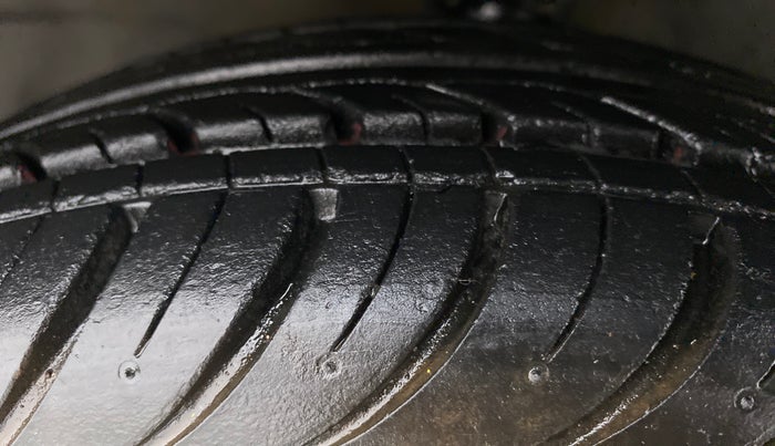 2010 Hyundai Santro Xing GLS, Petrol, Manual, 39,291 km, Left Front Tyre Tread
