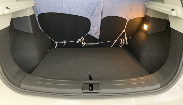 2025 MG ASTOR Sprint 1.5 MT (Ivory), Petrol, Manual, 3,202 km, Boot Inside