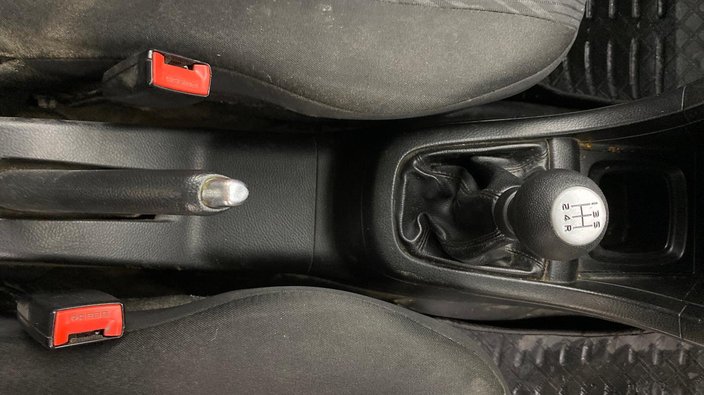 2016 Maruti Swift VDI, Diesel, Manual, 98,719 km, Gear Lever