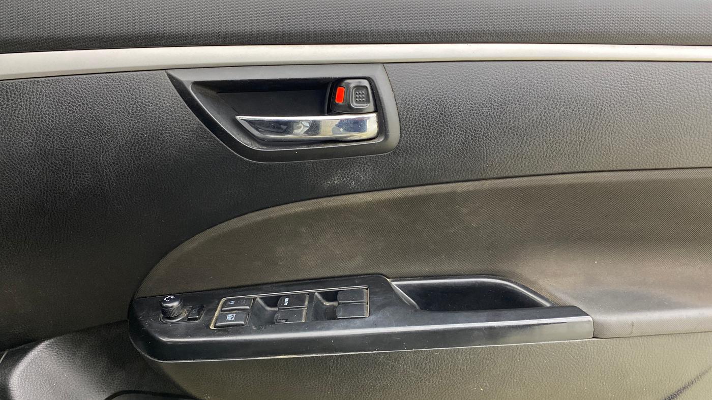 2016 Maruti Swift VDI, Diesel, Manual, 98,719 km, Driver Side Door Panels Control