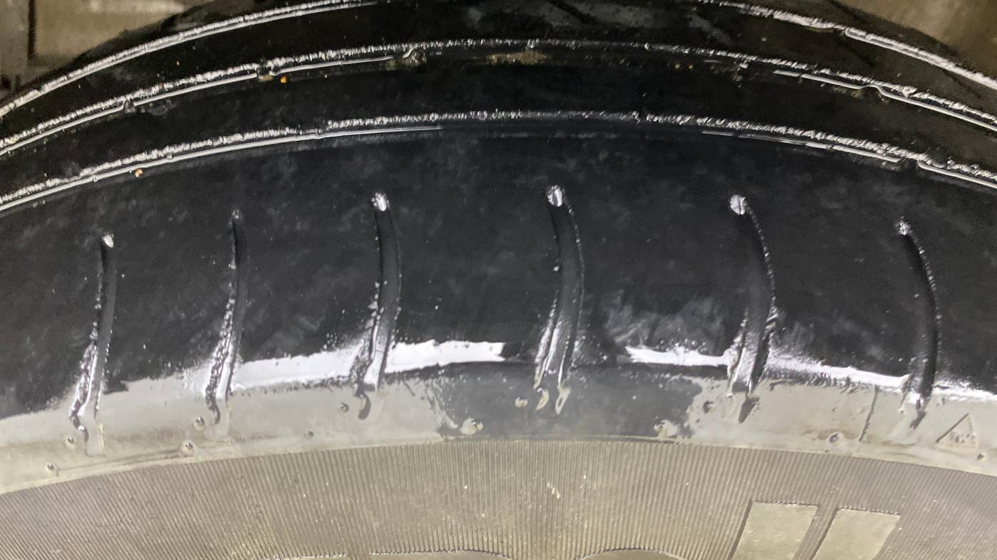 2016 Maruti Swift VDI, Diesel, Manual, 98,719 km, Left Front Tyre Tread