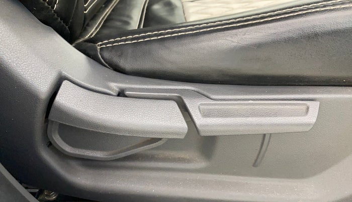 2020 Hyundai GRAND I10 NIOS SPORTZ 1.2 KAPPA VTVT, Petrol, Manual, 64,501 km, Driver Side Adjustment Panel