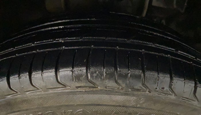 2017 Tata Tiago XT PETROL, CNG, Manual, 56,632 km, Right Front Tyre Tread