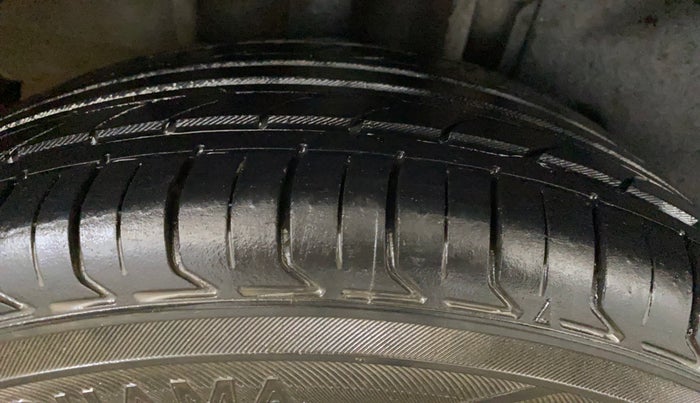 2017 Tata Tiago XT PETROL, CNG, Manual, 56,632 km, Right Rear Tyre Tread