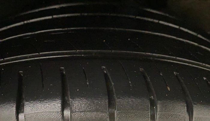 2017 Maruti Baleno ALPHA PETROL 1.2, Petrol, Manual, 99,529 km, Left Rear Tyre Tread