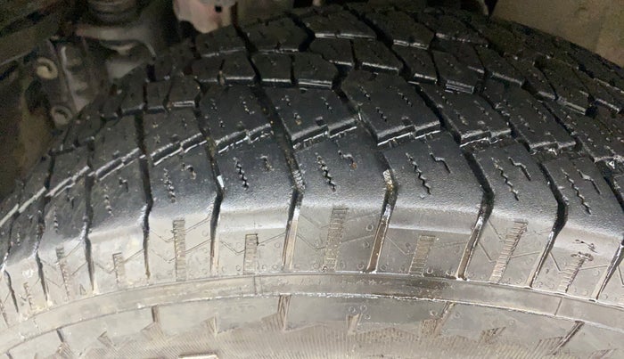 2023 Mahindra Thar LX HARD TOP 4WD MT, Diesel, Manual, 22,547 km, Left Front Tyre Tread