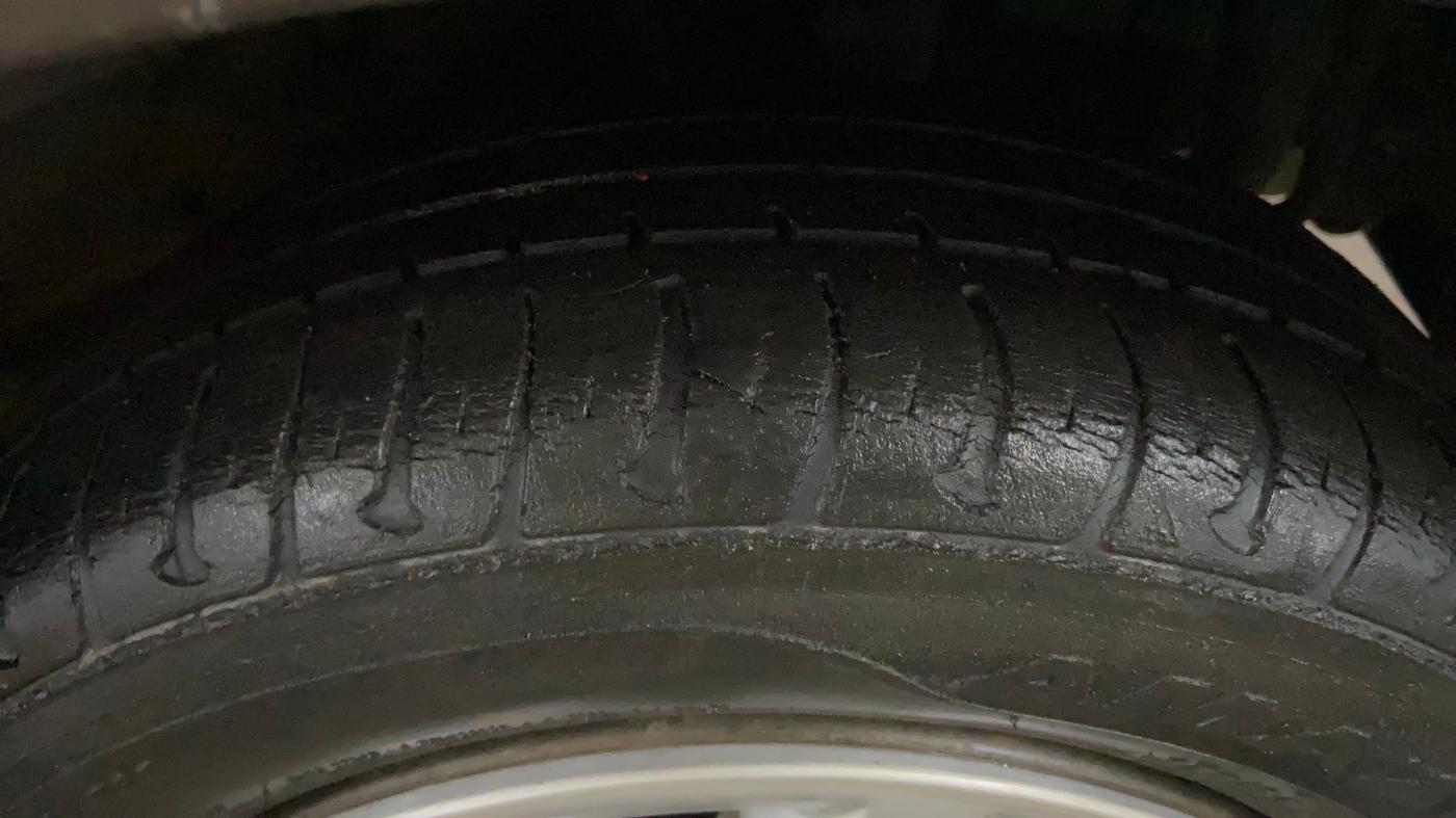 2018 Tata Tiago XT PETROL, CNG, Manual, 61,356 km, Left Rear Tyre Tread