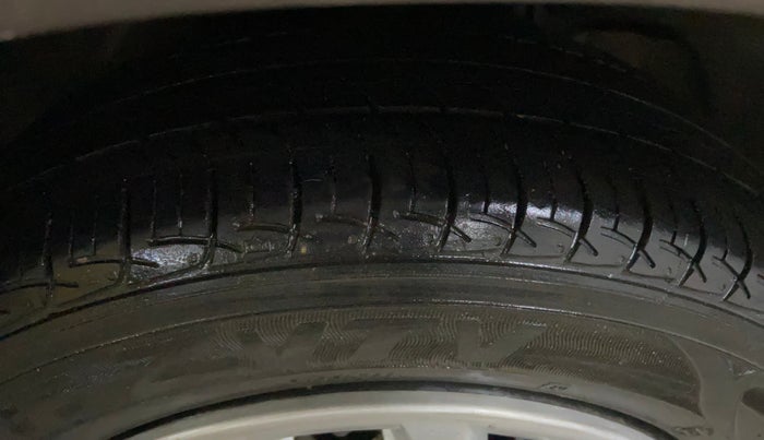 2018 Tata Tiago XT PETROL, CNG, Manual, 61,356 km, Right Front Tyre Tread