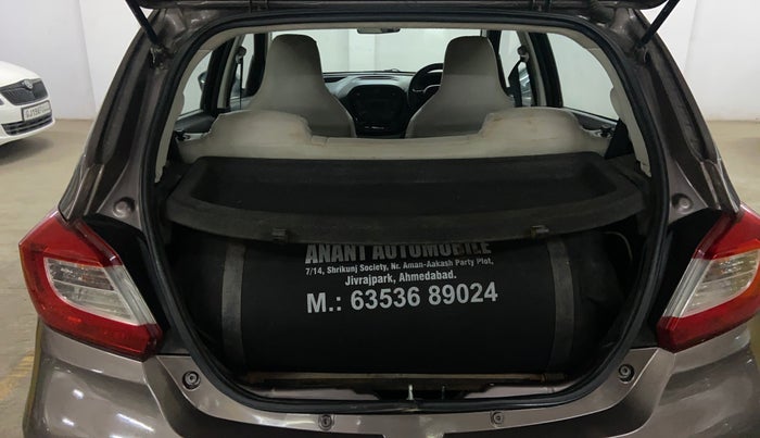 2018 Tata Tiago XT PETROL, CNG, Manual, 61,356 km, Boot Inside