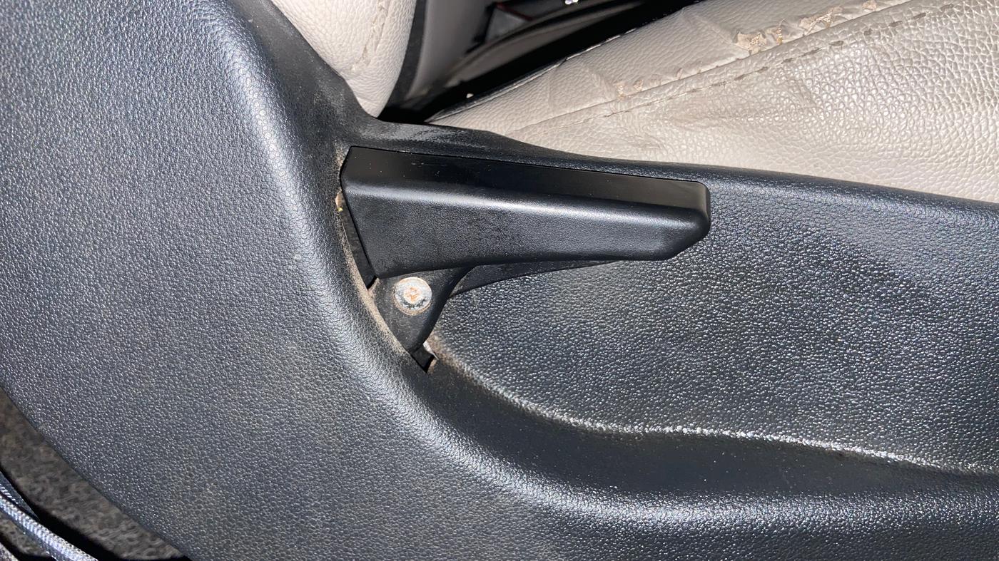 2018 Tata Tiago XT PETROL, CNG, Manual, 61,356 km, Driver Side Adjustment Panel