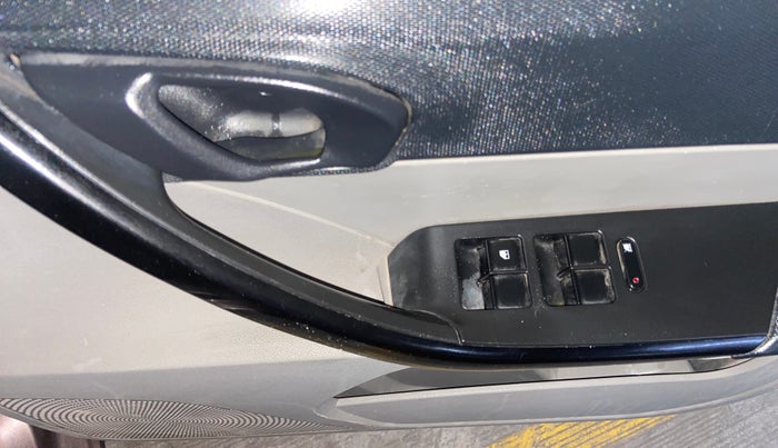 2018 Tata Tiago XT PETROL, CNG, Manual, 61,356 km, Driver Side Door Panels Control