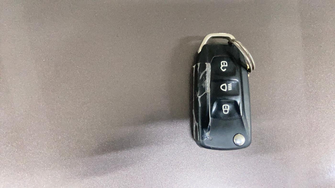 2018 Tata Tiago XT PETROL, CNG, Manual, 61,356 km, Key Close Up