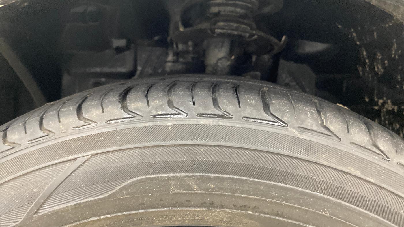 2019 Ford FREESTYLE TITANIUM 1.2 PETROL, Petrol, Manual, 69,996 km, Left Front Tyre Tread