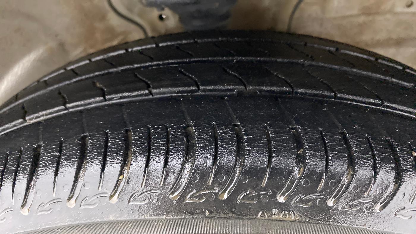 2020 Maruti S PRESSO VXI, Petrol, Manual, 57,970 km, Right Front Tyre Tread