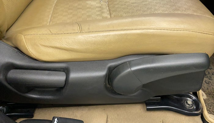 2017 Honda City 1.5L I-VTE V CVT, CNG, Automatic, 95,587 km, Driver Side Adjustment Panel