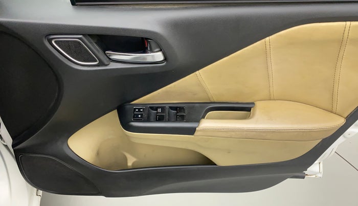 2017 Honda City 1.5L I-VTE V CVT, CNG, Automatic, 95,587 km, Driver Side Door Panels Control