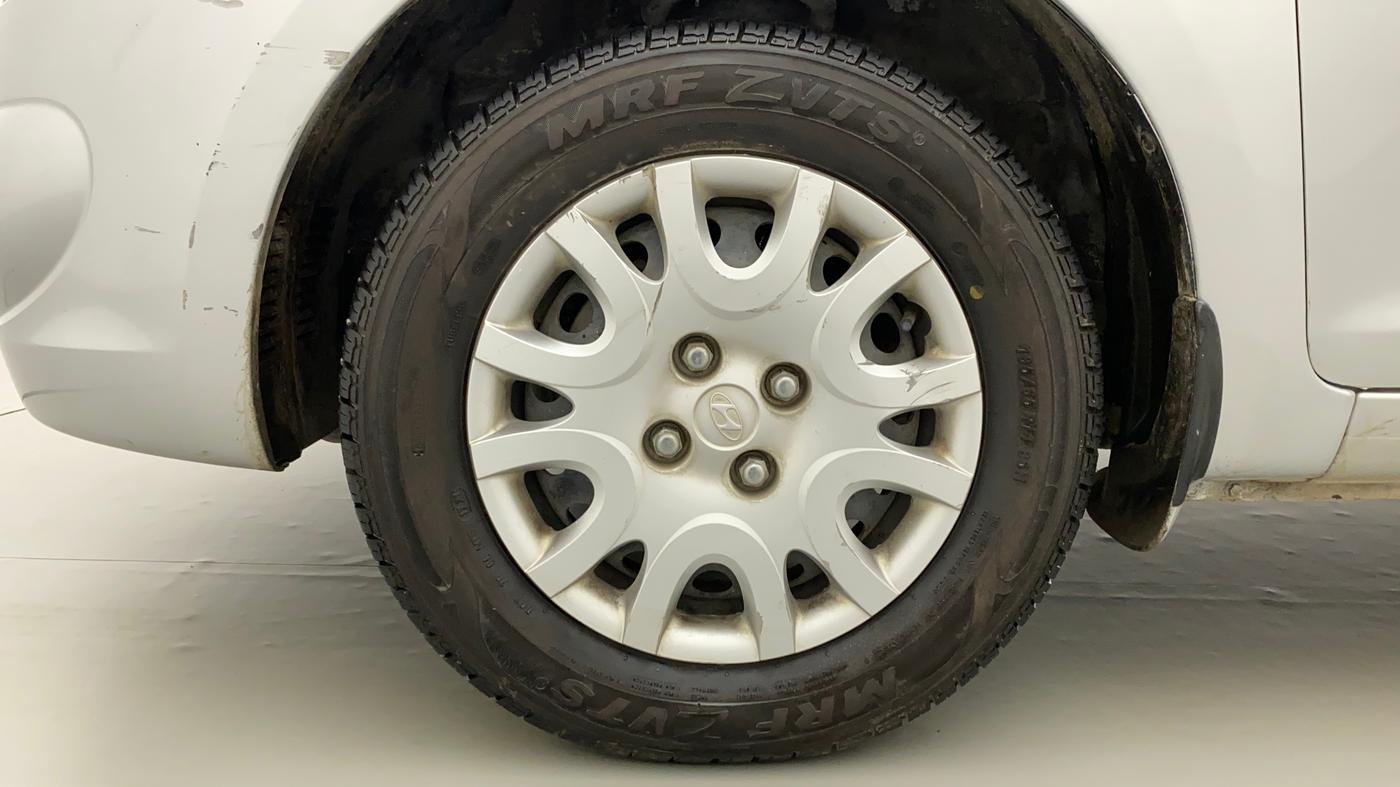 2011 Hyundai i20 MAGNA (O) 1.2, Petrol, Manual, 25,809 km, Left Front Wheel