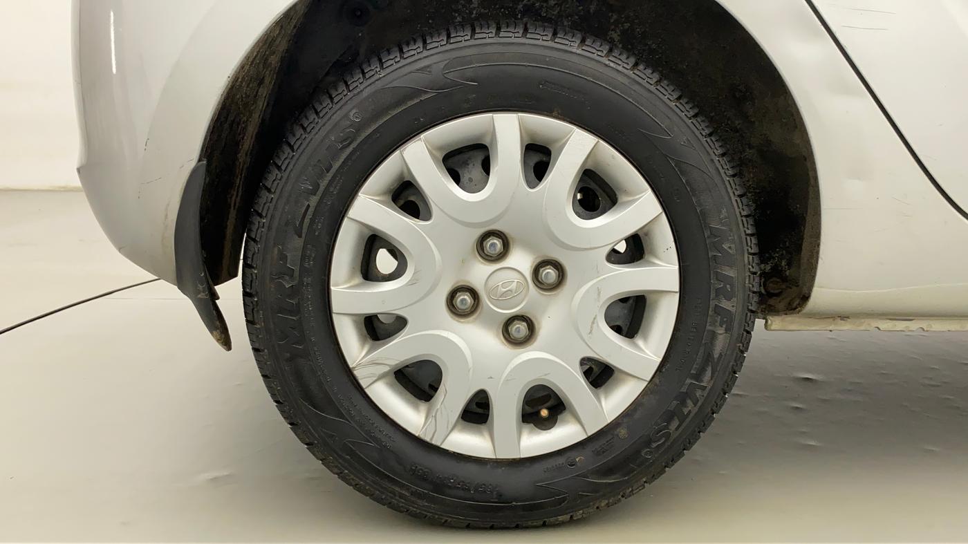 2011 Hyundai i20 MAGNA (O) 1.2, Petrol, Manual, 25,809 km, Right Rear Wheel