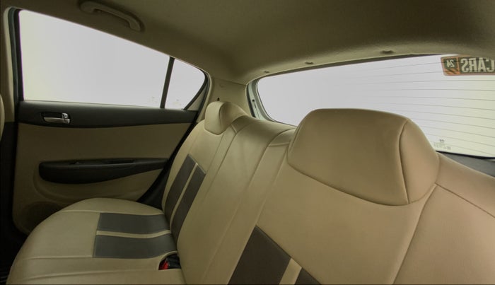 2011 Hyundai i20 MAGNA (O) 1.2, Petrol, Manual, 25,809 km, Right Side Rear Door Cabin