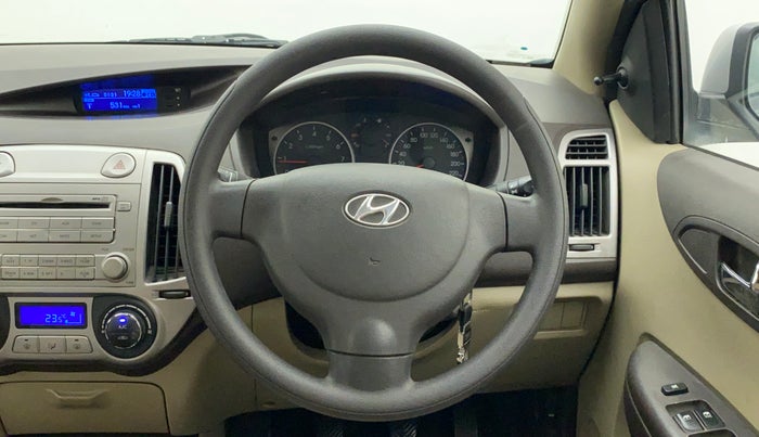 2011 Hyundai i20 MAGNA (O) 1.2, Petrol, Manual, 25,809 km, Steering Wheel Close Up