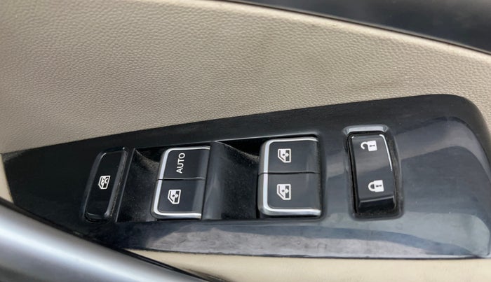 2021 MG HECTOR SHARP 2.0 DIESEL, Diesel, Manual, 95,736 km, Driver Side Door Panels Control