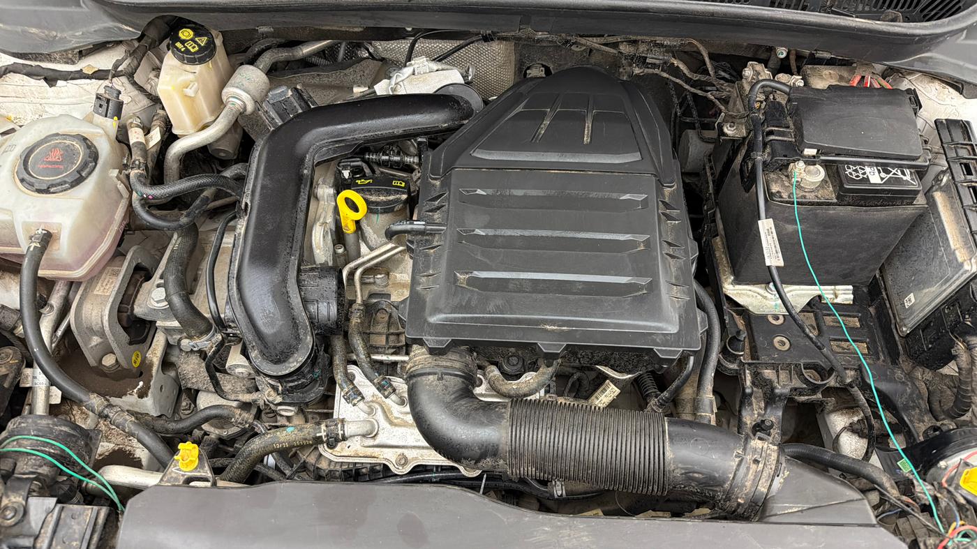 2025 Skoda Kylaq Signature, Petrol, Manual, 19,275 km, Engine View