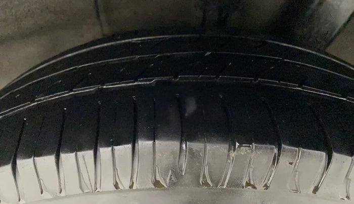 2020 Hyundai AURA S 1.2 CNG, CNG, Manual, 68,025 km, Left Rear Tyre Tread