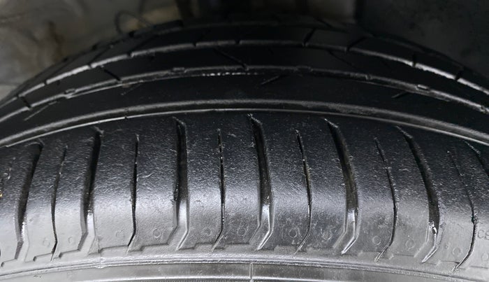 2020 Hyundai VENUE SX 1.0 GDI IMT, Petrol, Manual, 14,438 km, Right Front Tyre Tread