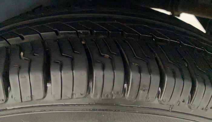 2012 Maruti A Star VXI, Petrol, Manual, 98,687 km, Left Rear Tyre Tread