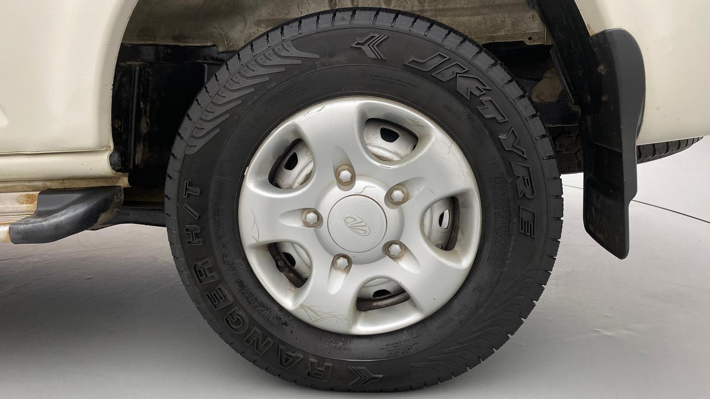2015 Mahindra Scorpio S2, Diesel, Manual, 73,296 km, Left Rear Wheel