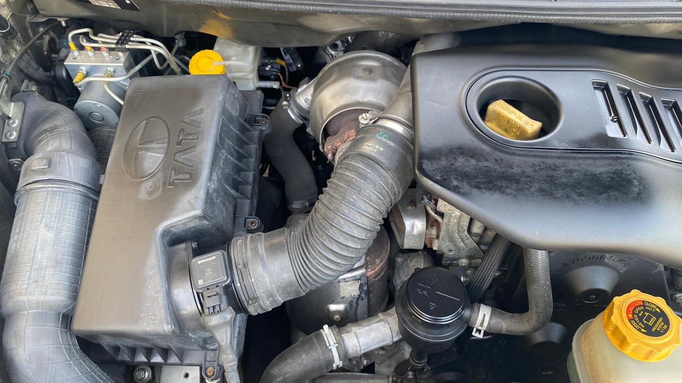 2019 Tata Hexa XTA 4X2 7 STR, Diesel, Automatic, 95,545 km, Engine View - Right