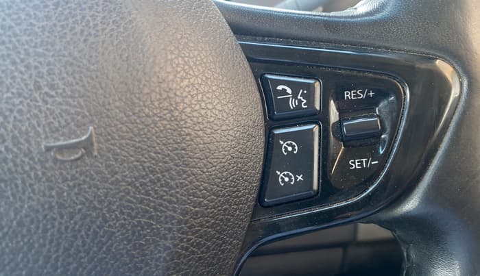 2019 Tata Hexa XTA 4X2 7 STR, Diesel, Automatic, 95,640 km, Adaptive Cruise Control